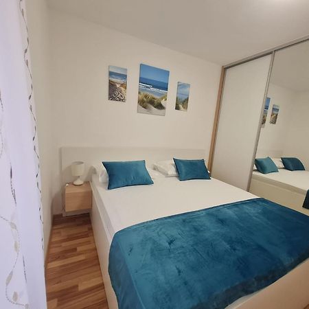 Apartman "Flower Garden" Razanac Exterior photo