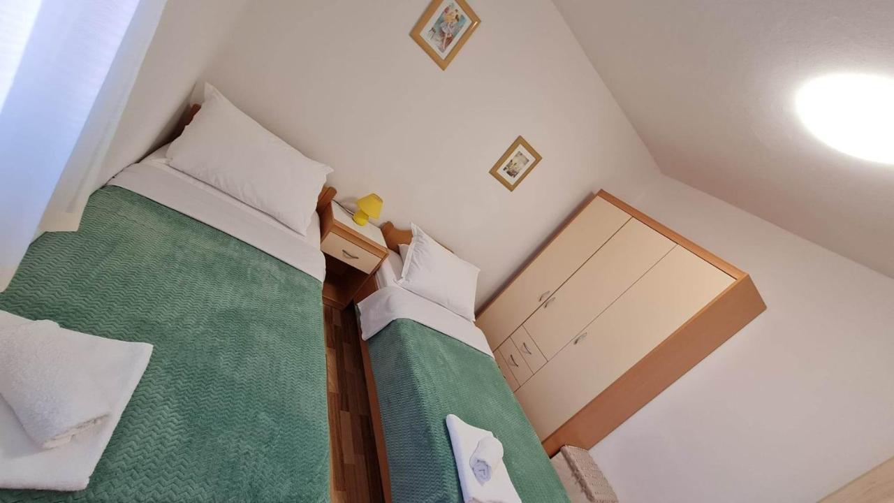 Apartman "Flower Garden" Razanac Exterior photo