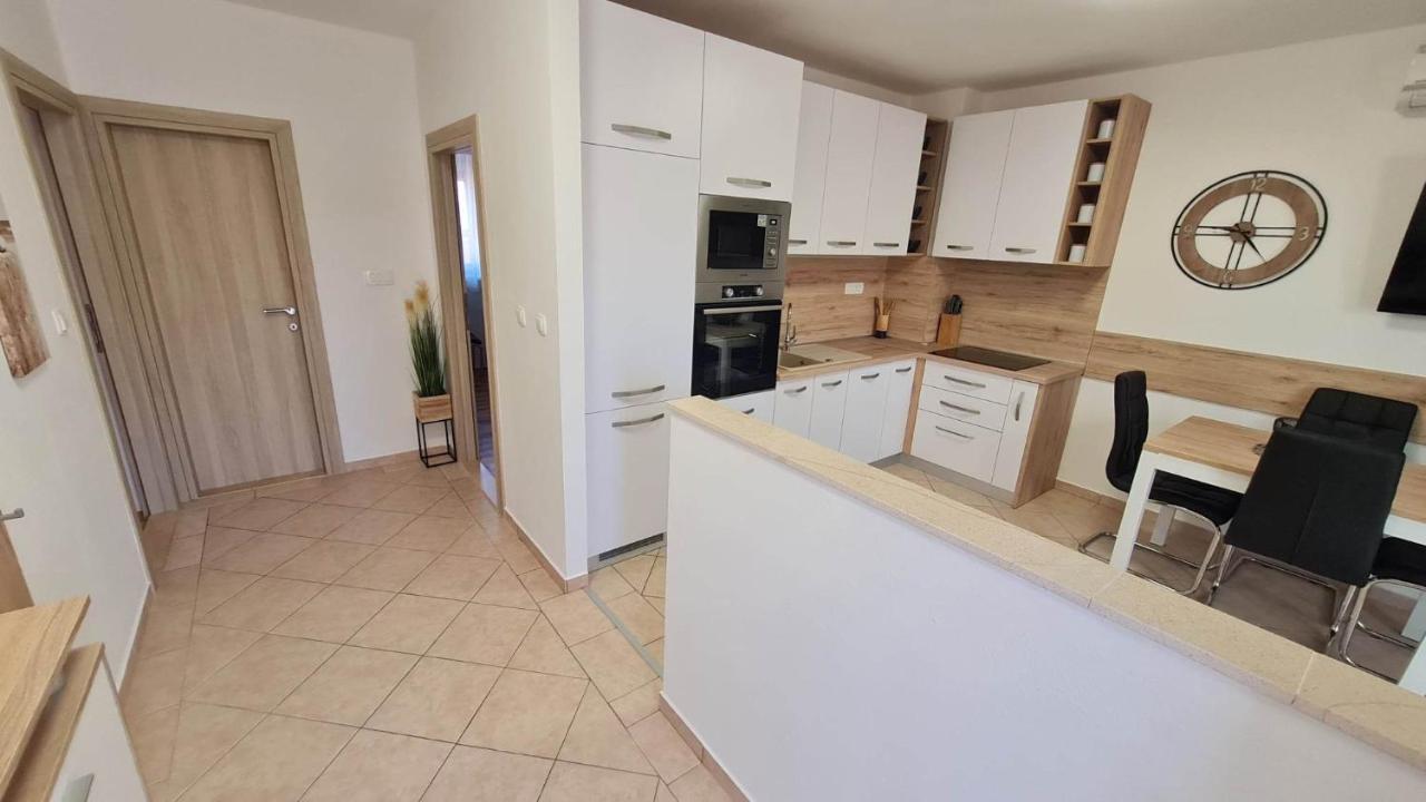 Apartman "Flower Garden" Razanac Exterior photo