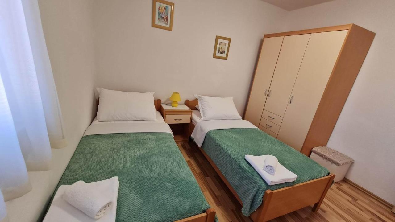 Apartman "Flower Garden" Razanac Exterior photo