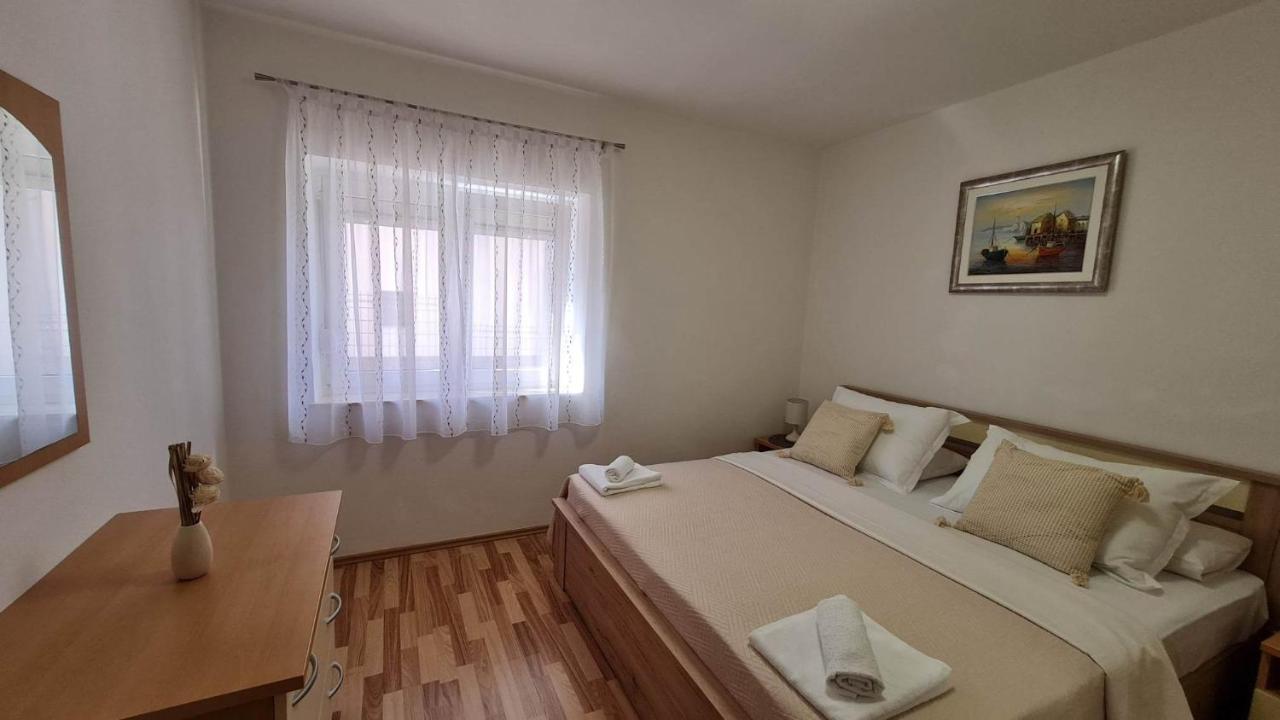 Apartman "Flower Garden" Razanac Exterior photo