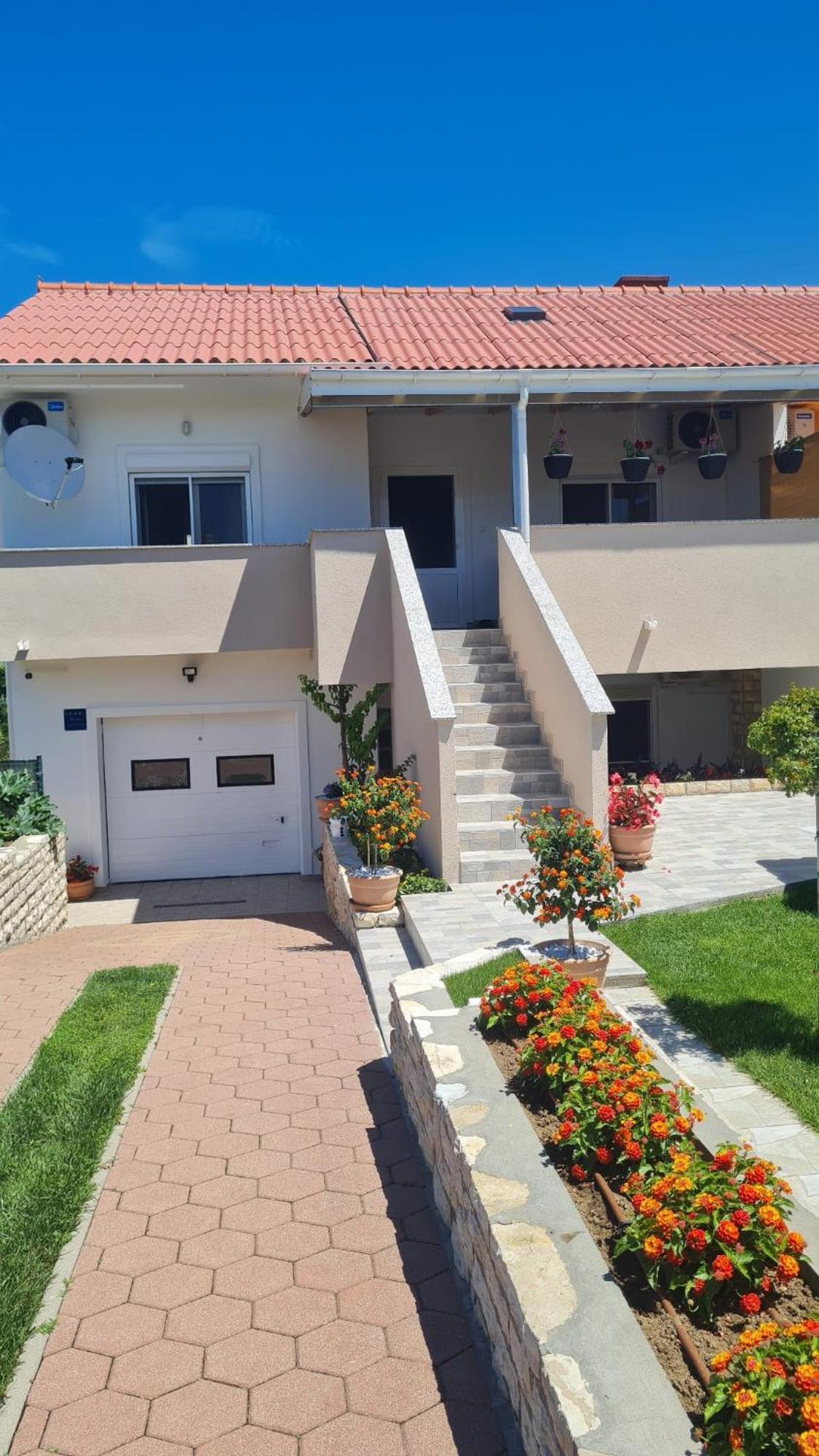 Apartman "Flower Garden" Razanac Exterior photo